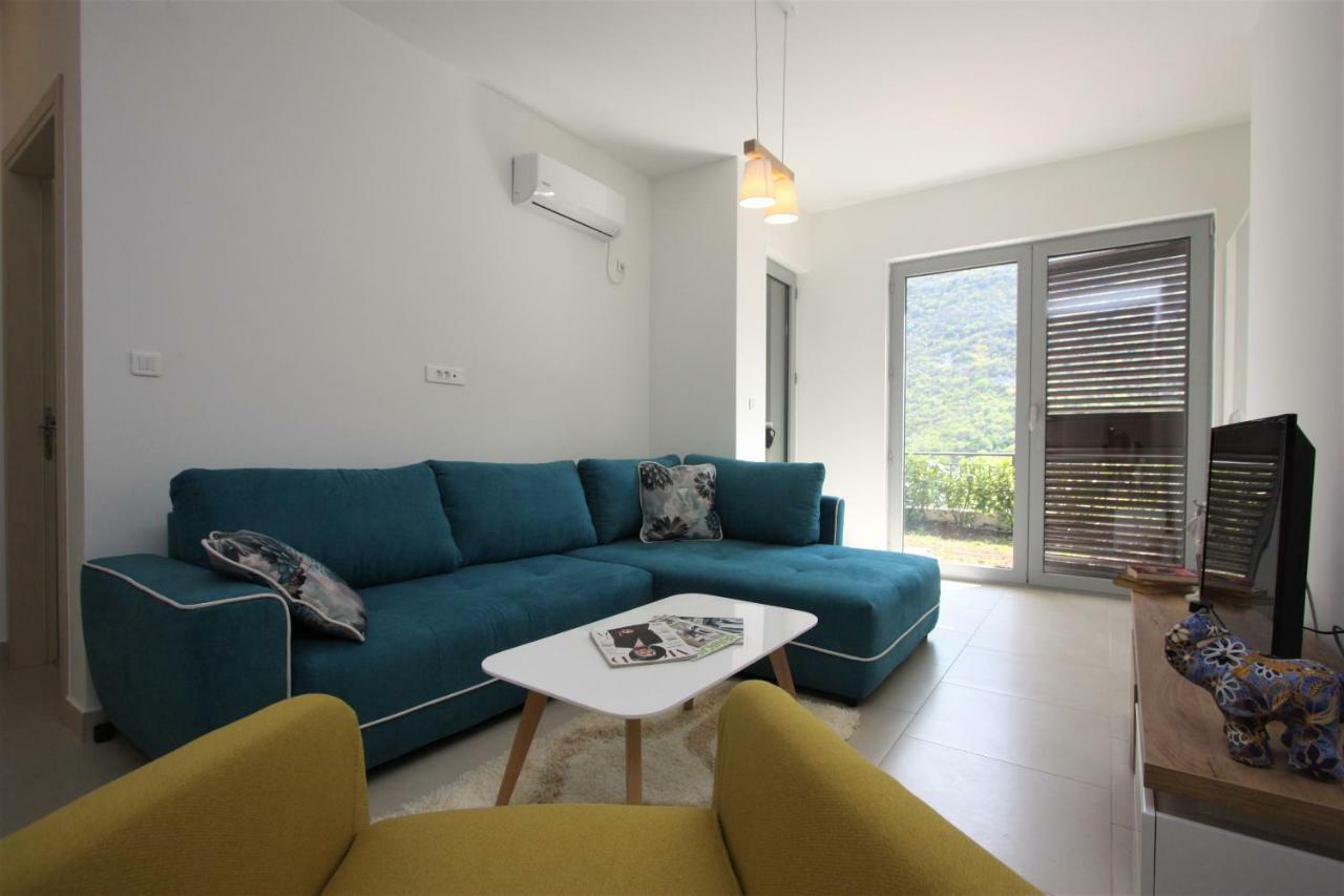 Luxury 1 Bedroom Apartment With Cozy Garden D2-2 In Morinj Kotor Ngoại thất bức ảnh