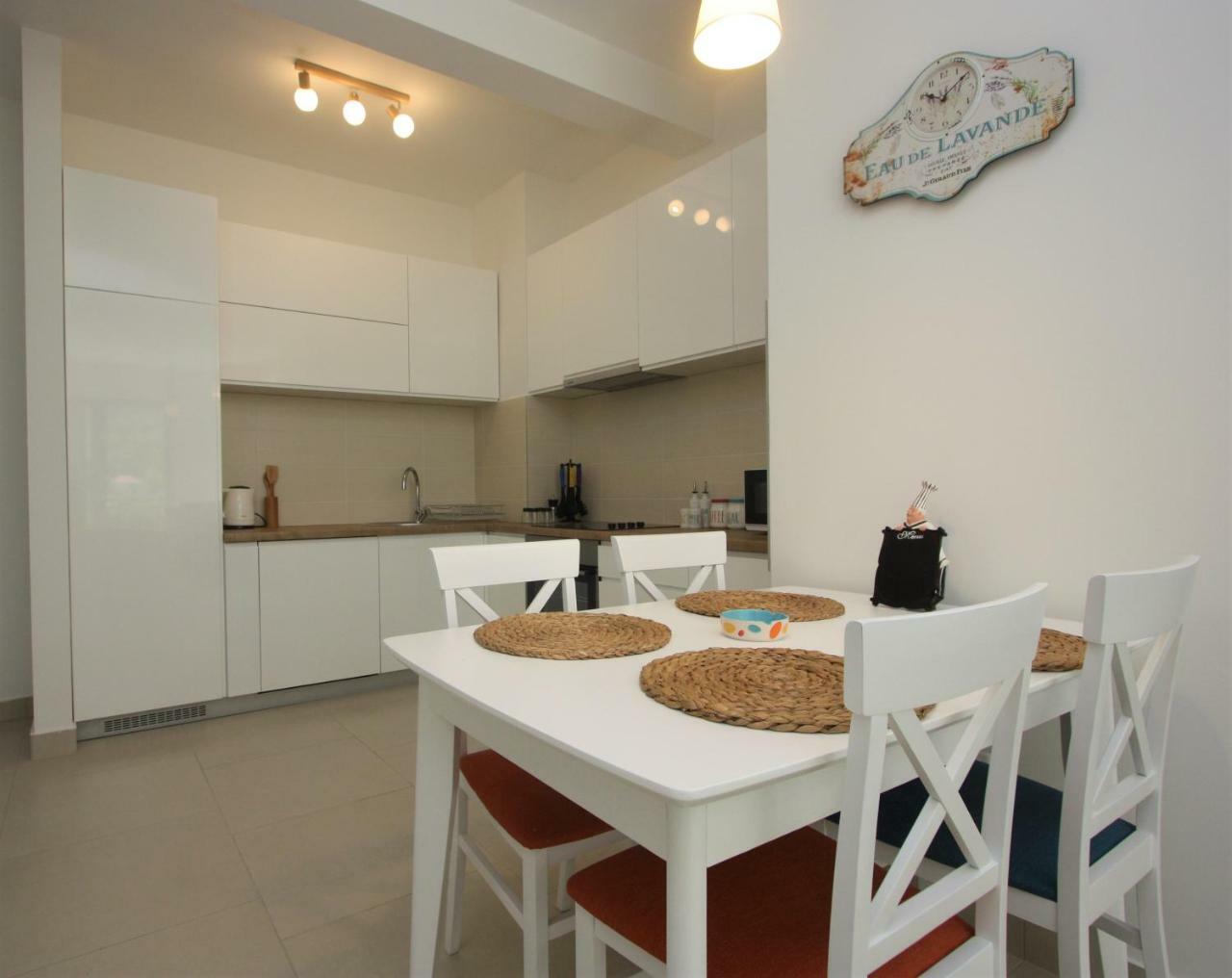 Luxury 1 Bedroom Apartment With Cozy Garden D2-2 In Morinj Kotor Ngoại thất bức ảnh